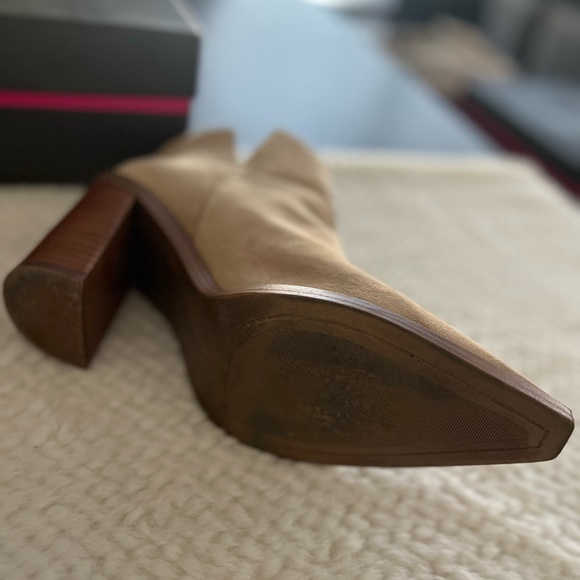 Vince Camuto Heeled Boots - Picture 4 of 6